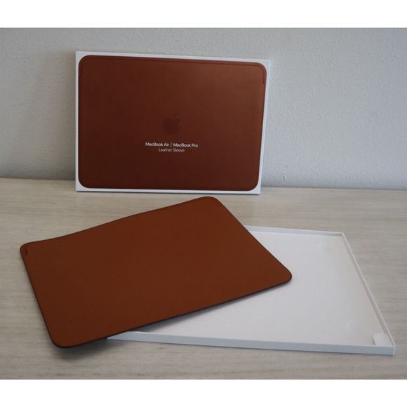 Apple MRQM2ZM/A Saddle Brown MacBook Air/MacBook Pro 13" Leather Sleeve - Picture 2 of 7